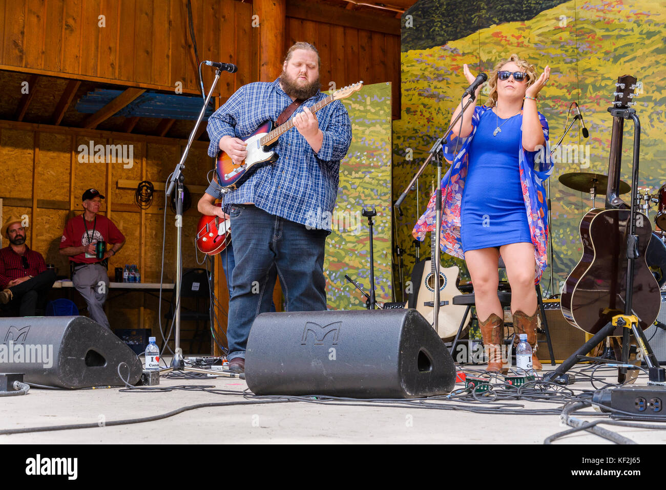 Samantha Martin und Matt Anderson erklingt in Canmore Folk Music Festival, Canmore, Alberta, Kanada Stockfoto