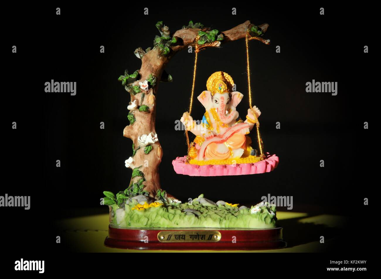 'Lord Ganesha' Bild des hinduistischen gottes auf einer Schaukel. Stockfoto
