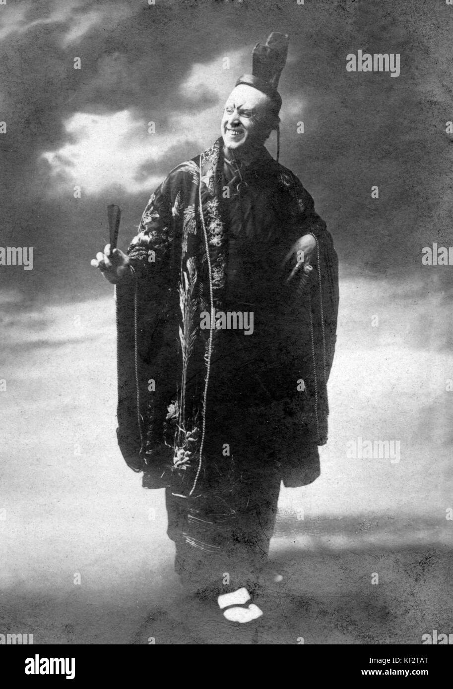 Frank Braun als Mikado in der Komischen Oper mit dem gleichen Namen von W.S. Gilbert und Arthur Sullivan, wie vom Leicester Amateur dramatische Gesellschaft im Jahr 1904 durchgeführt. Veröffentlicht von J.W. & Co. in Leicester. Stockfoto