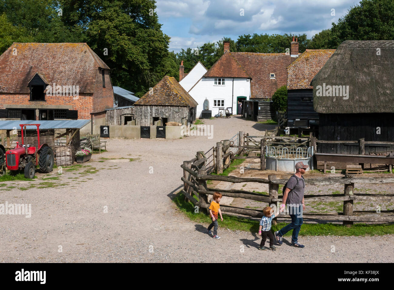 Manor Farm, Bursledon, Hampshire, England: Eine lebendige Geschichte Bauernhof, in der BBC2-Serie "Wartime Farm" vorgestellt Stockfoto