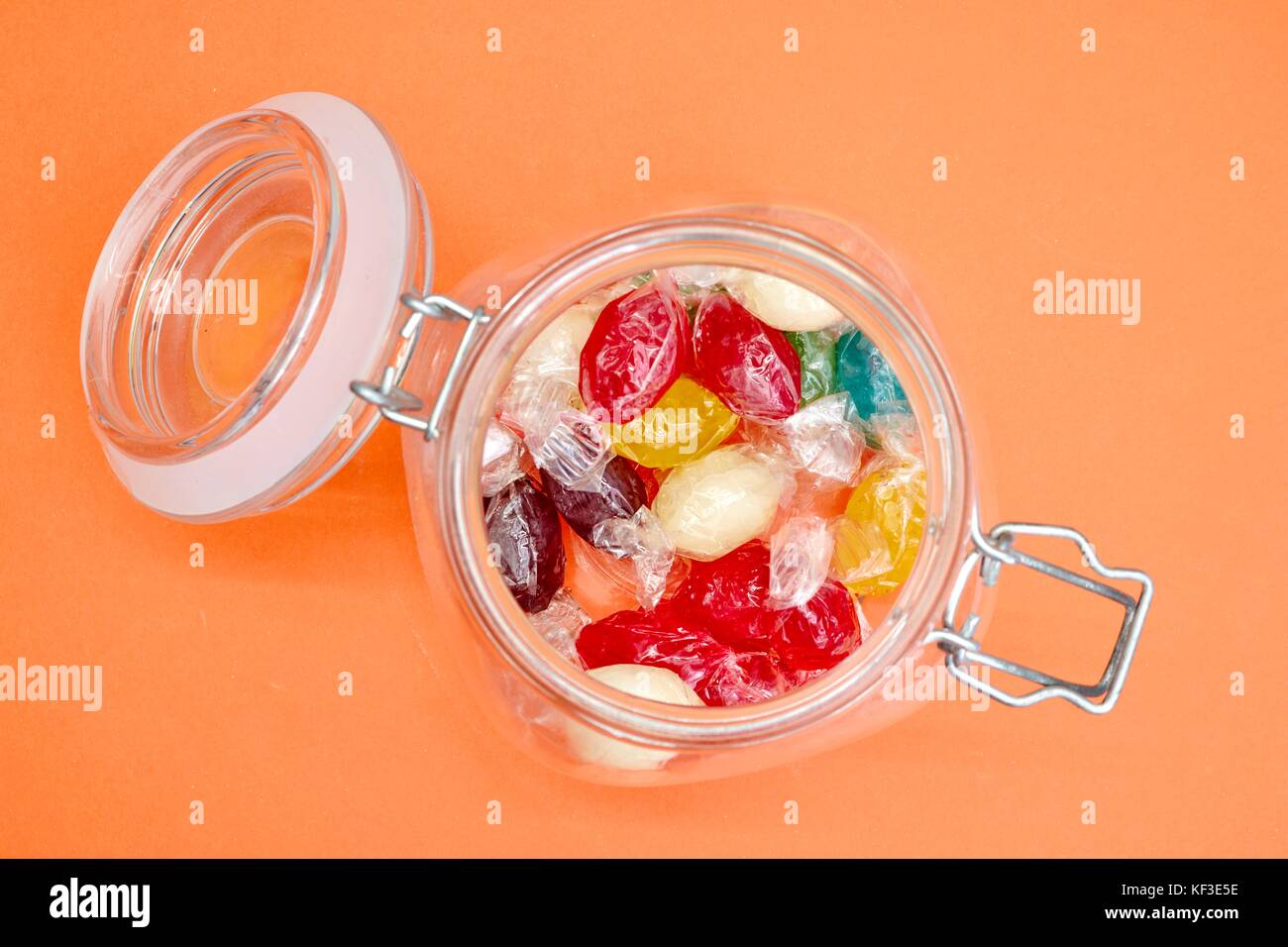 Ein studio Foto von einem Glas am Stiel Stockfoto