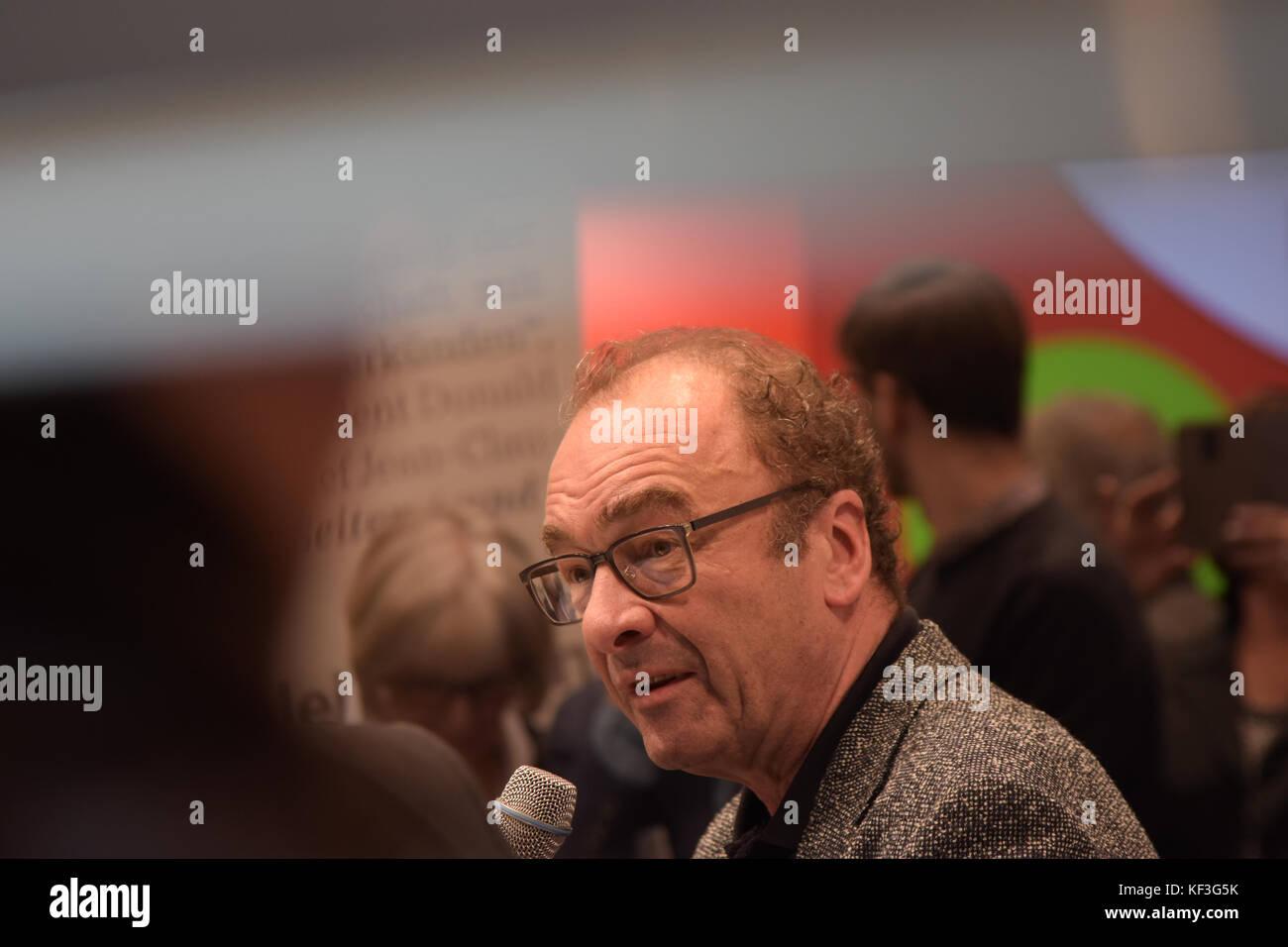 Frankfurt, Deutschland. Oktober 2017. Robert Menasse, Autor, im Interview, Frankfurt Bookfair / Buchmesse Frankfurt 2017 Stockfoto