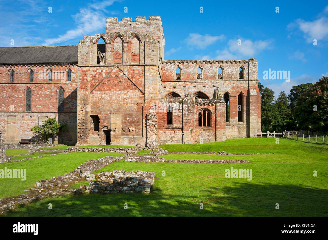 Lanercost Priory Ruin bei Brampton im Sommer Cumbria England Vereinigtes Königreich GB Großbritannien Stockfoto