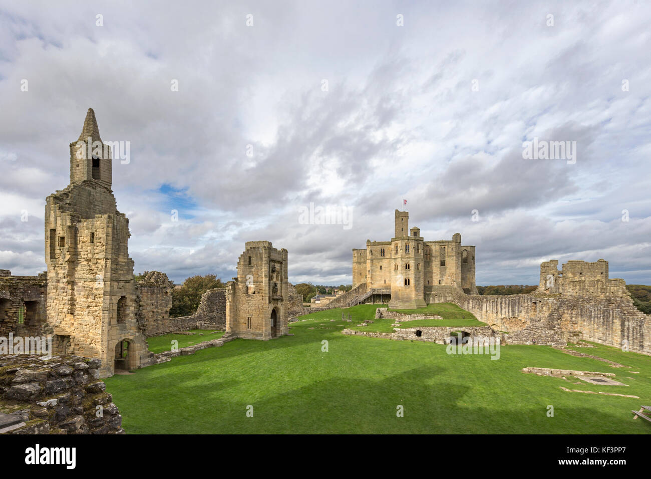 Warkworth Castle am Nachmittag, Licht, Warkworth, Northumberland, England, Großbritannien Stockfoto