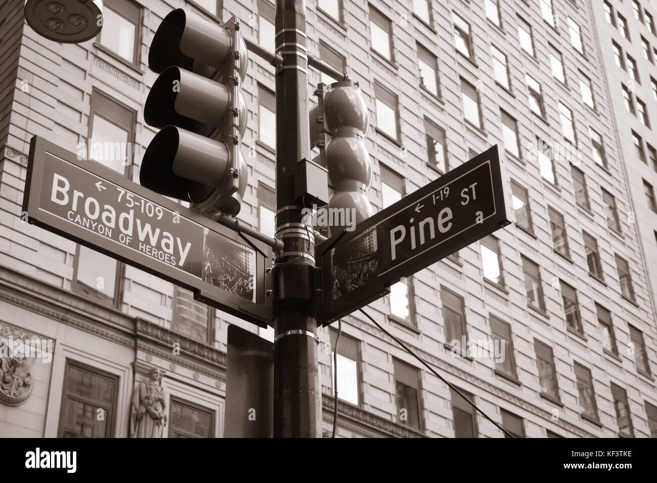 Broadway erfüllt der Pine Street, New York Stockfoto