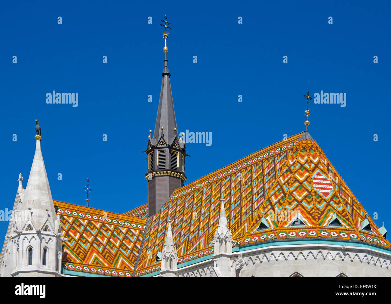 Ziegeldach Matyas Kirche Schloss Bezirk obere Buda Budapest Ungarn Stockfoto