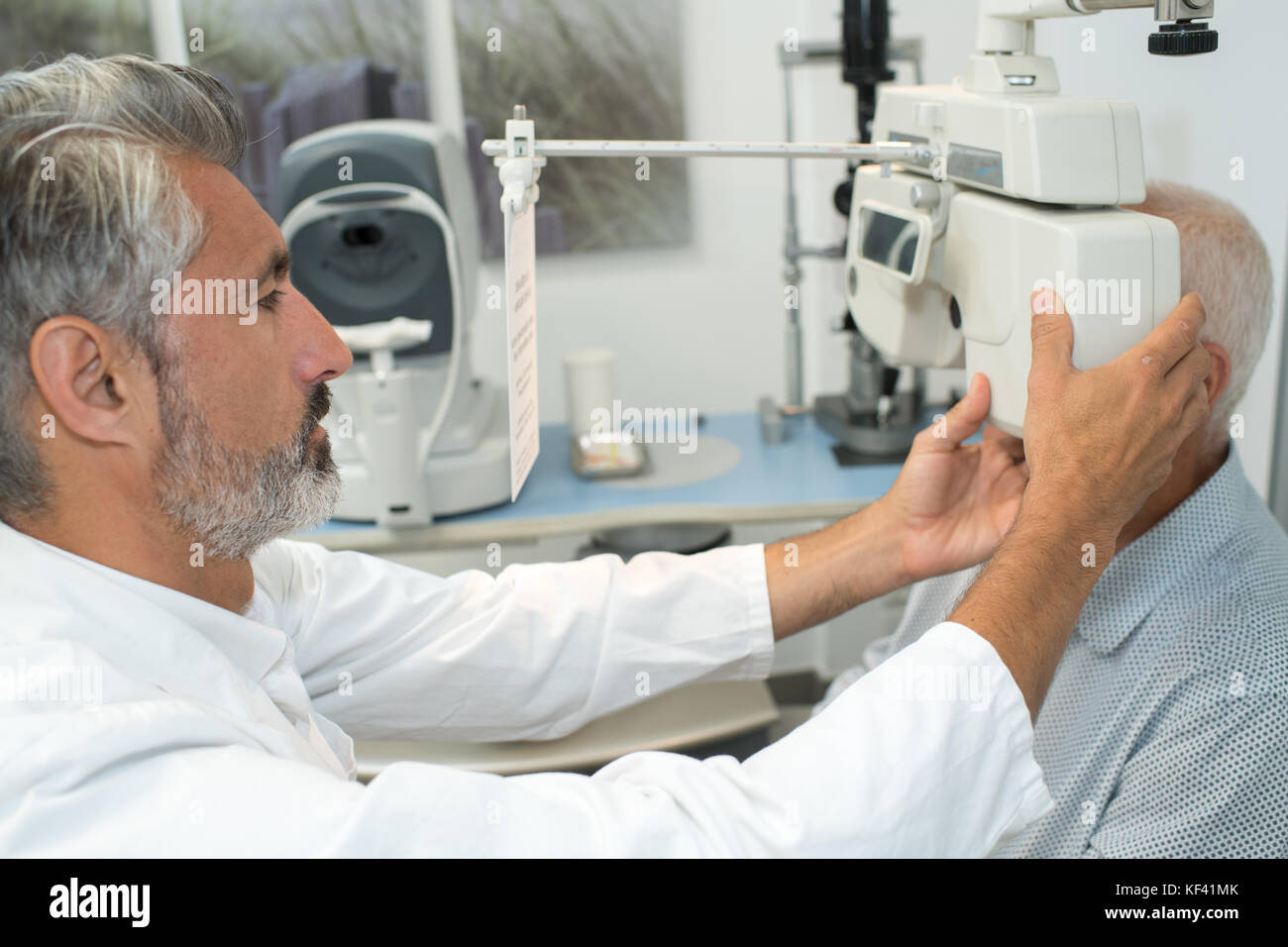 Welcher Augenarzt Nimmt Noch Patienten Auf Netzhaut bildschirm -Fotos und -Bildmaterial in hoher Auflösung – Alamy