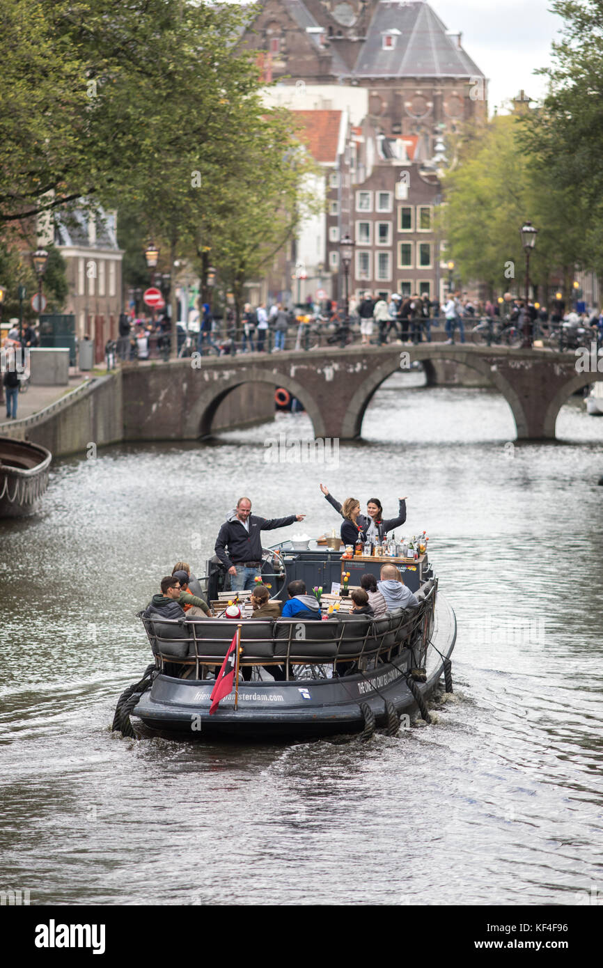 Canal Bootsfahrten in Amsterdam, Niederlande Stockfoto