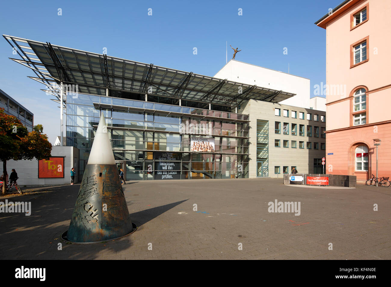 Staatstheater Mainz Rheinland Pfalz Kleines Haus Mit Tritonplatz