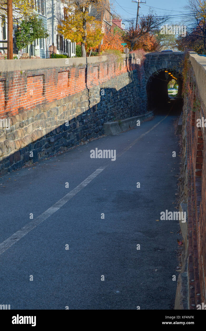 Alexandria, Virginia, USA. Wilkes Straße Eisenbahntunnel, erbaut 1851 für die Orange und Alexandria Eisenbahn. Stockfoto