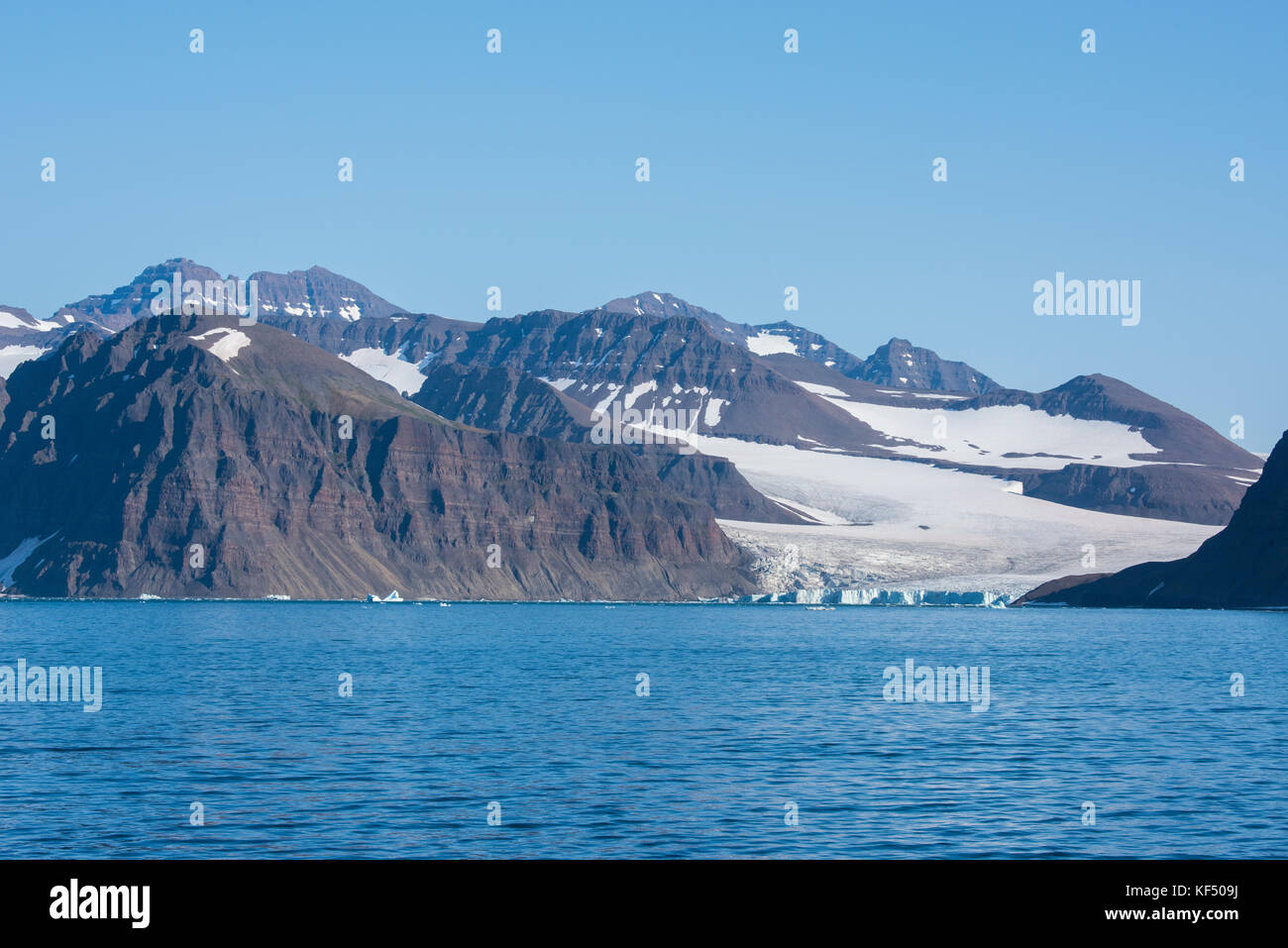 Grönland, scoresbysund aka Scoresby Sund. malerische Küsten Glacier View der Volquart Boons Küste. Stockfoto