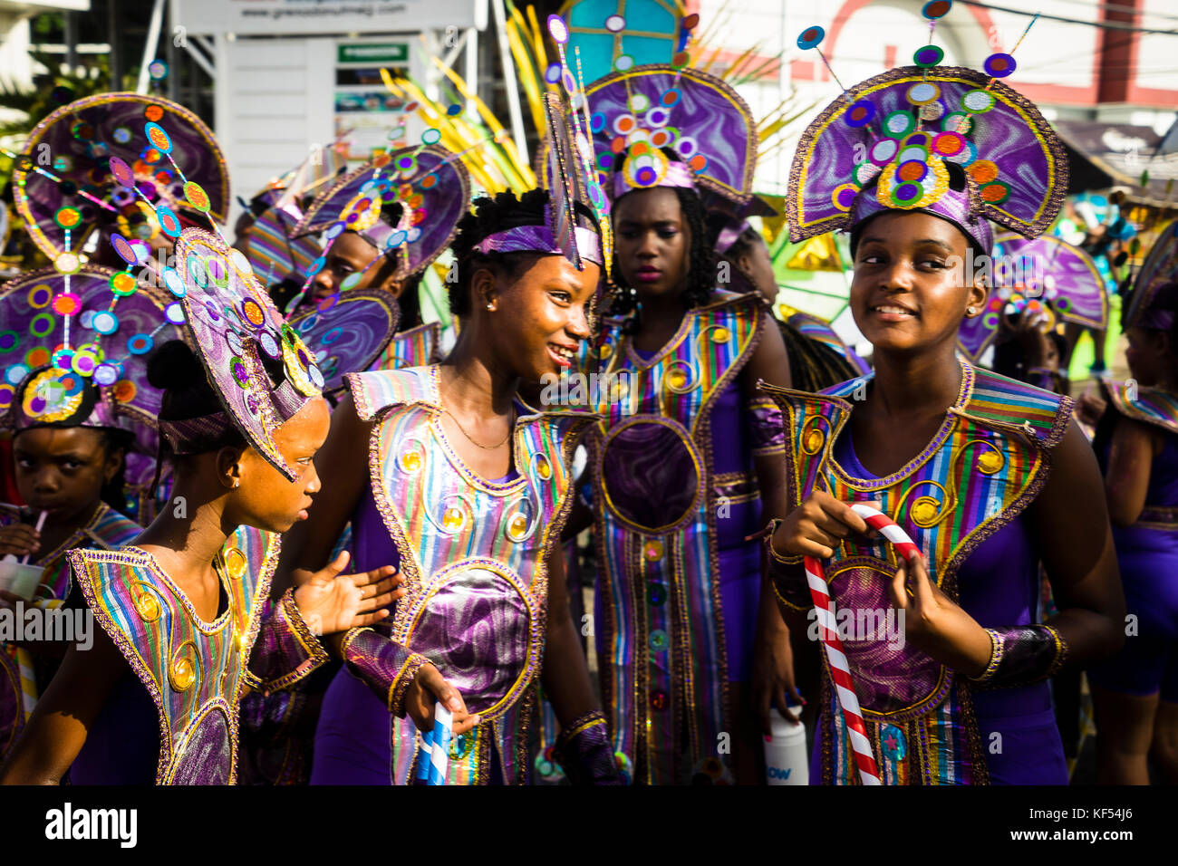 Eine Gruppe junger Frauen gekleidet, Karneval, St. Georges, Grenada, West Indies Stockfoto
