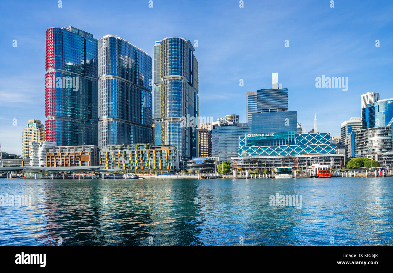Australien, New South Wales, Sydney, Darling Harbour, Ansicht der Barangaroo International Towers Wolkenkratzer und der Macquarie Bank Gebäude Stockfoto