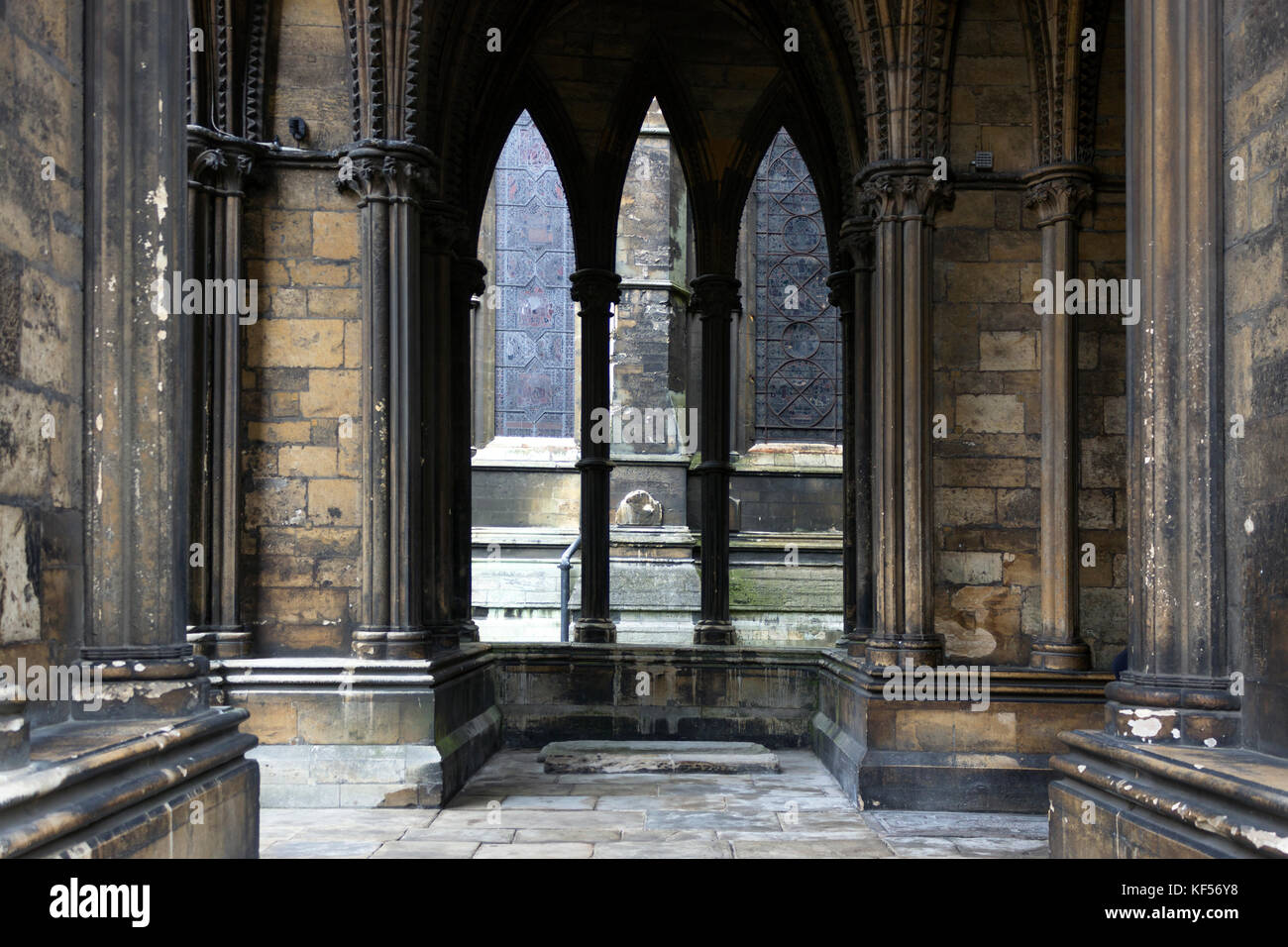 Englands East Midlands Lincolnshire, mittelalterliche Lincoln Kathedrale und gotische Außenansicht, religiöse Praxis, Stadt Lincoln, historische Stätte, Anbetung Stockfoto