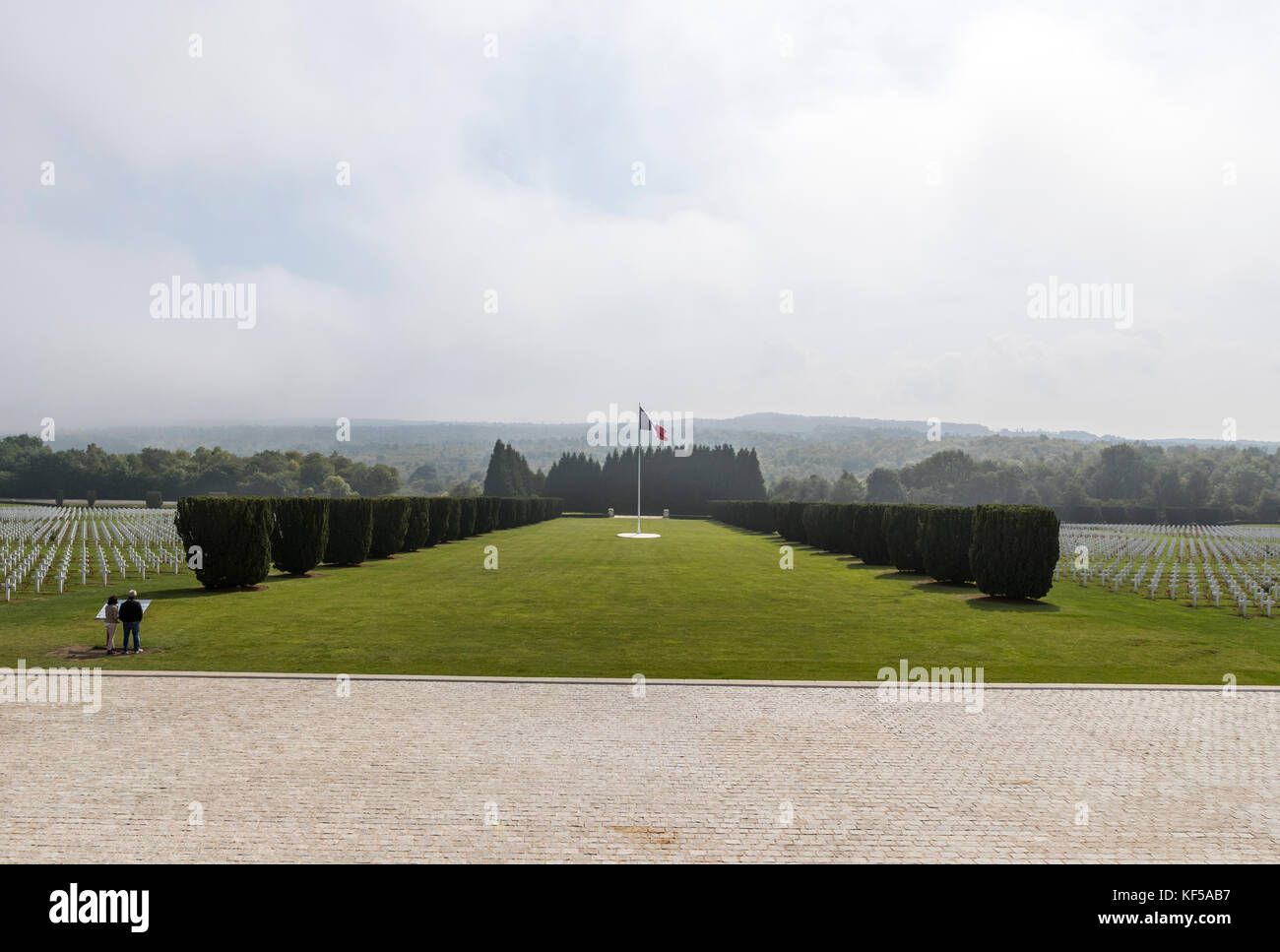 Das Beinhaus von Douaumont, National Friedhof und die Gedenkstätte, einschließlich Graben du Bayonette, Frankreich. Stockfoto