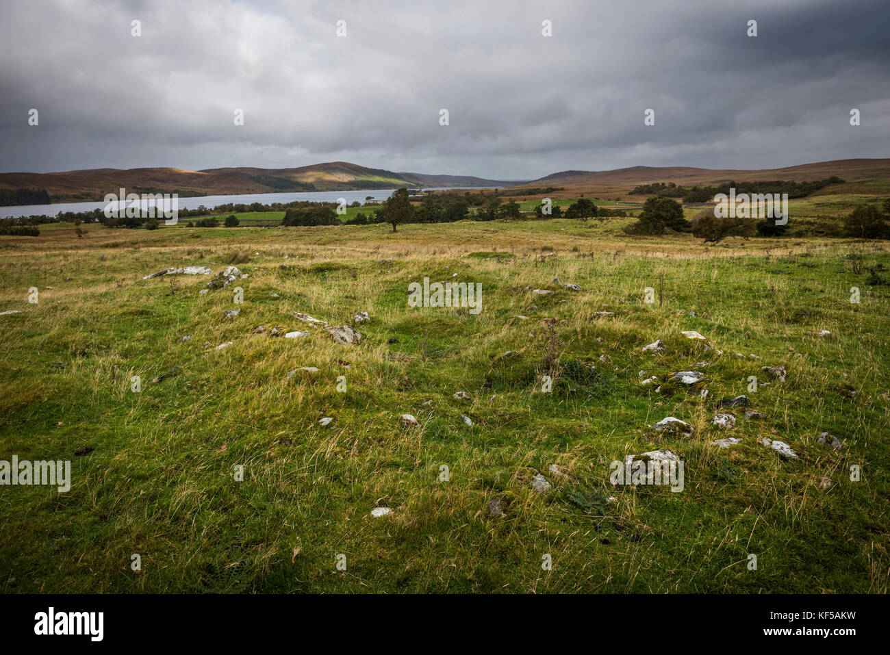 Alte Gebäude bleibt am Loch Naver, Sutherland, Schottisches Hochland, Großbritannien Stockfoto
