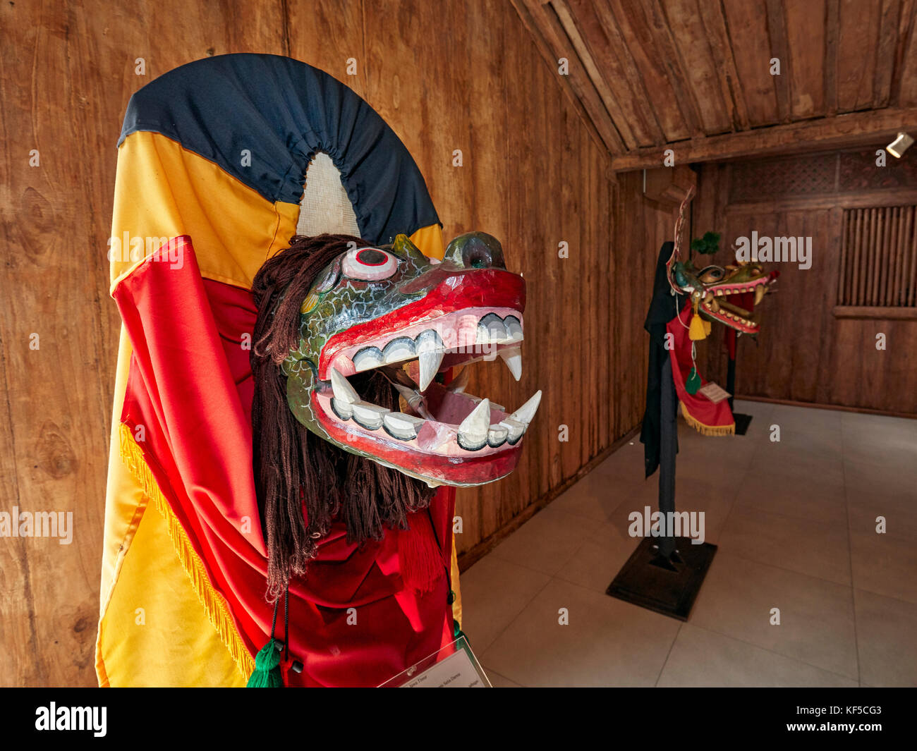 Barong Maske Plok aus Ost Java. Setia Darma Haus von Masken und Puppen, Mas, Ubud, Bali, Indonesien. Stockfoto