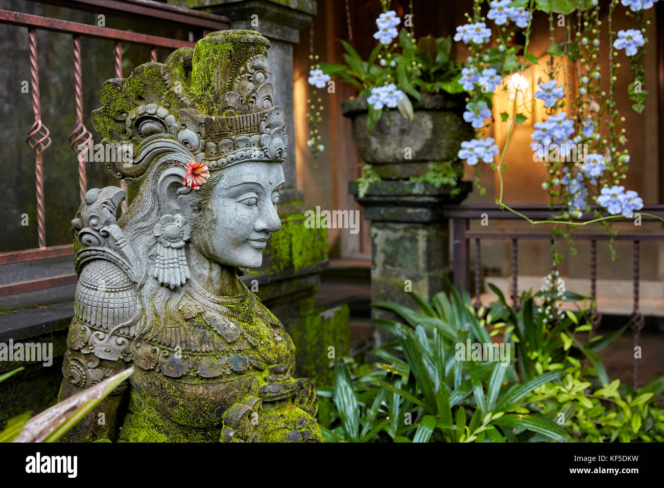 Statue Im Garten Stockfotos und bilder Kaufen Alamy