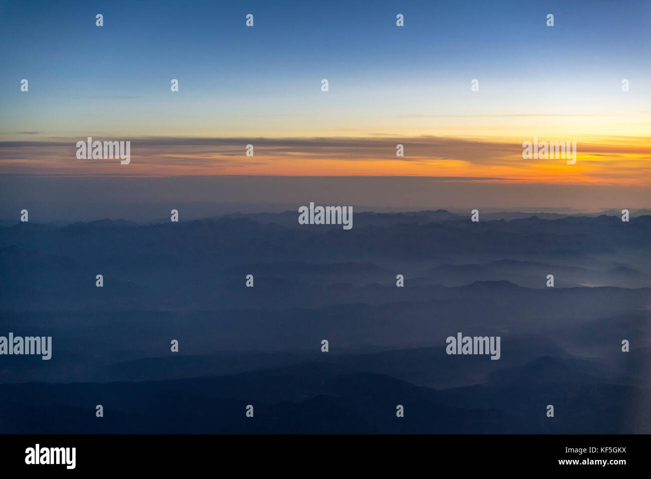 Mountain Range Antenne im Morgengrauen, Spanien. Stockfoto