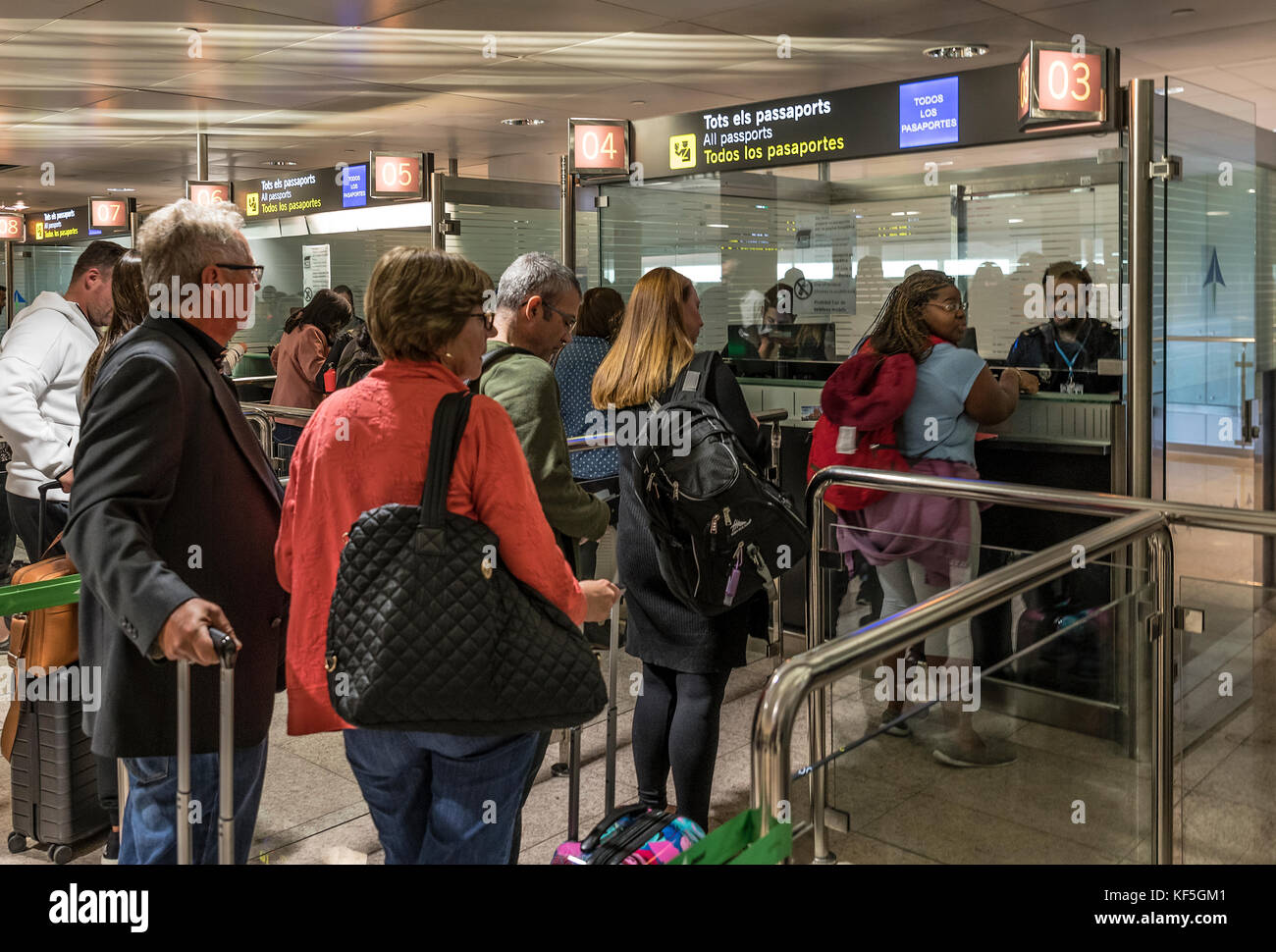 Zoll Sicherheitskontrolle am Flughafen Barcelona, Spanien. Stockfoto