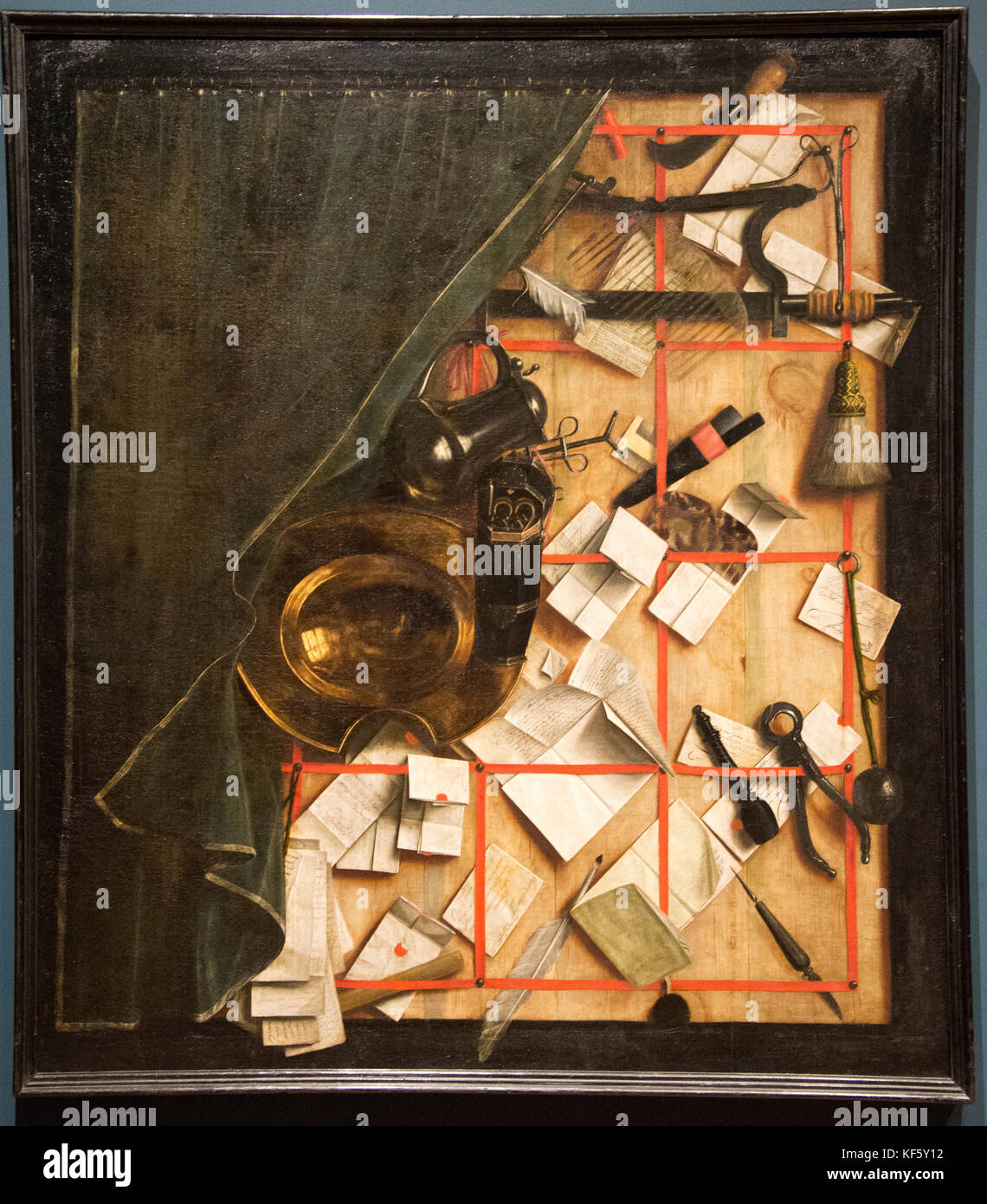 "Trompe l'oeil. Schreiben Rack mit einem Friseur-Chirurgen Instrumente" von Cornelius Norbertus Gijsbrechts Stockfoto