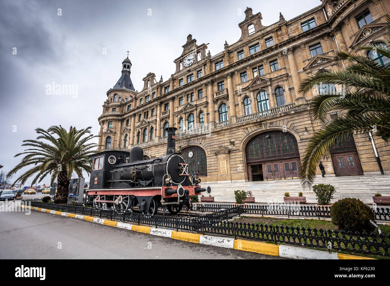 Exterioor der Bahnhof Haydarpasa mit Dampflokomotive Stockfoto