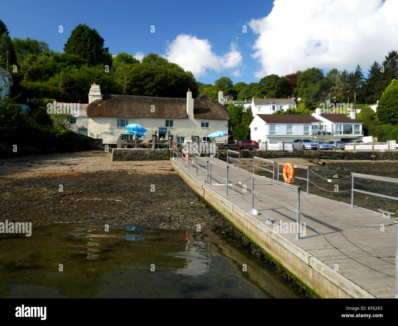 Die strohgedeckten Pandora restronguet Inn in der Nähe von Falmouth, Cornwall. Stockfoto