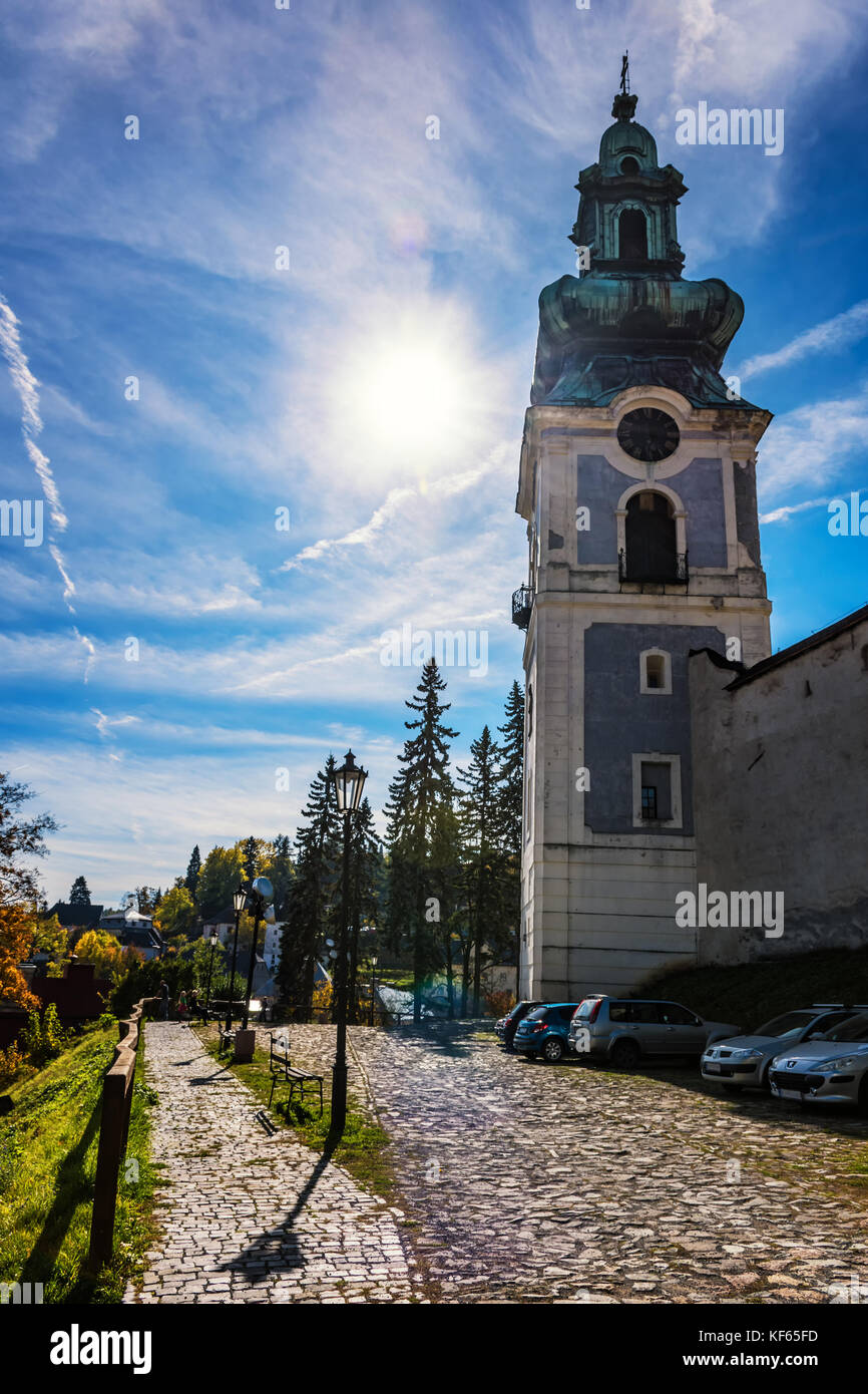 Weg zum alten Schloss in Banska Stiavnica, Slowakei, Unesco Stockfoto