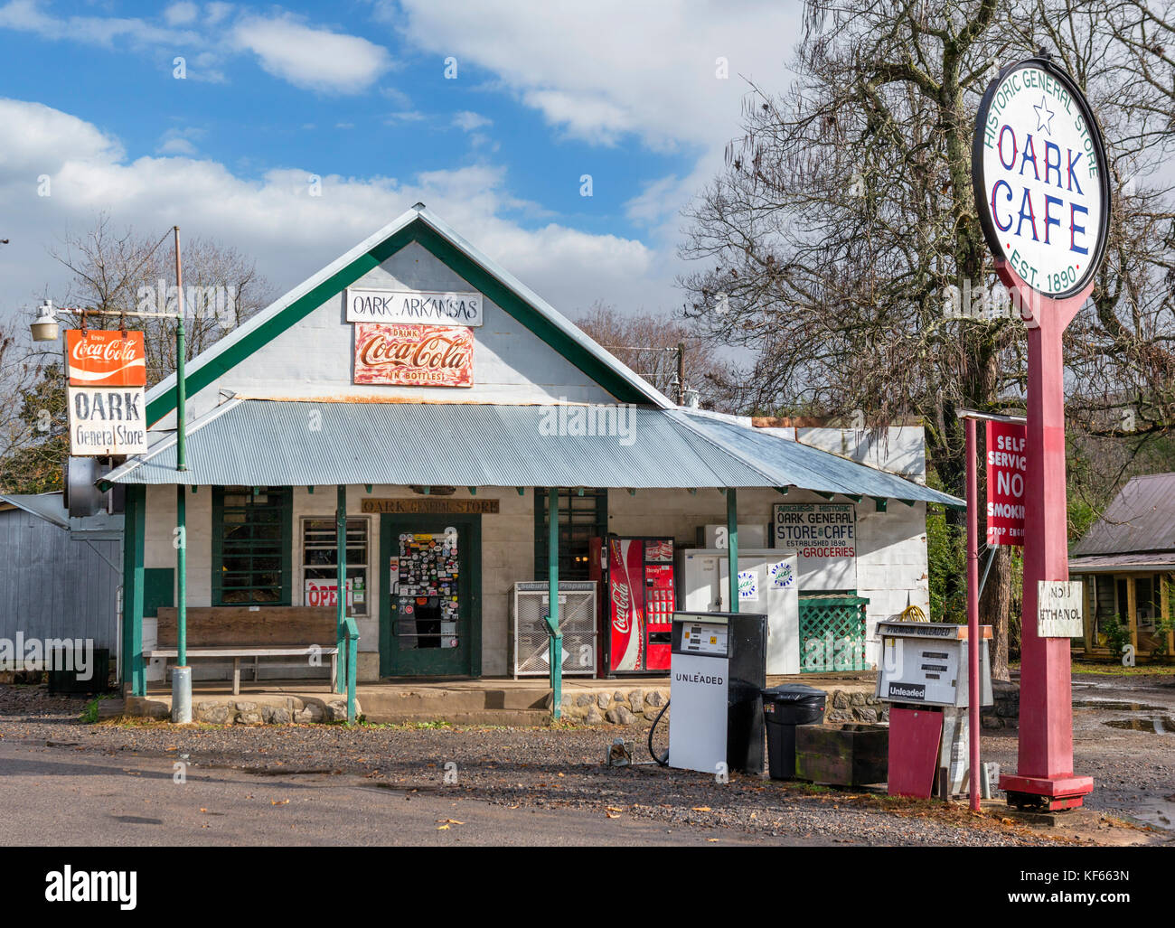 Die historische Oark General Store und Cafe, Oark, Ozark National Forest, Arkansas, USA. Stockfoto