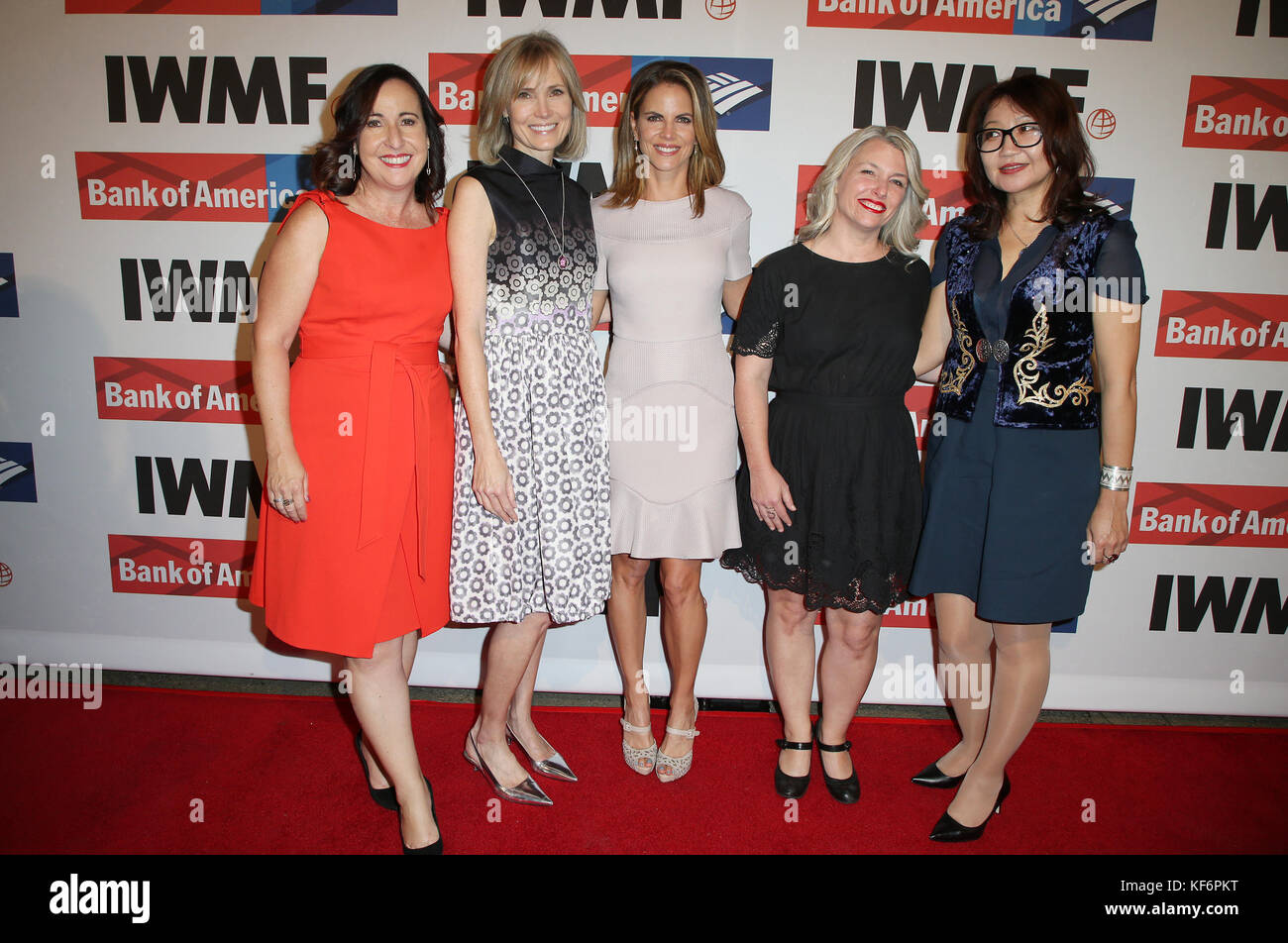 Hollywood, Kalifornien, USA. Okt. 2017. ELISA Lees Muñoz, Willow Bay, Natalie Morales, Stephanie Sinclair, Saniya Toiken, bei Der International Women's Media Foundation 2017 Courage in Journalism Awards In NeueHouse Hollywood in Hollywood, Kalifornien am 25. Oktober 2017. Kredit: Faye Sadou/Media Punch/Alamy Live News Stockfoto