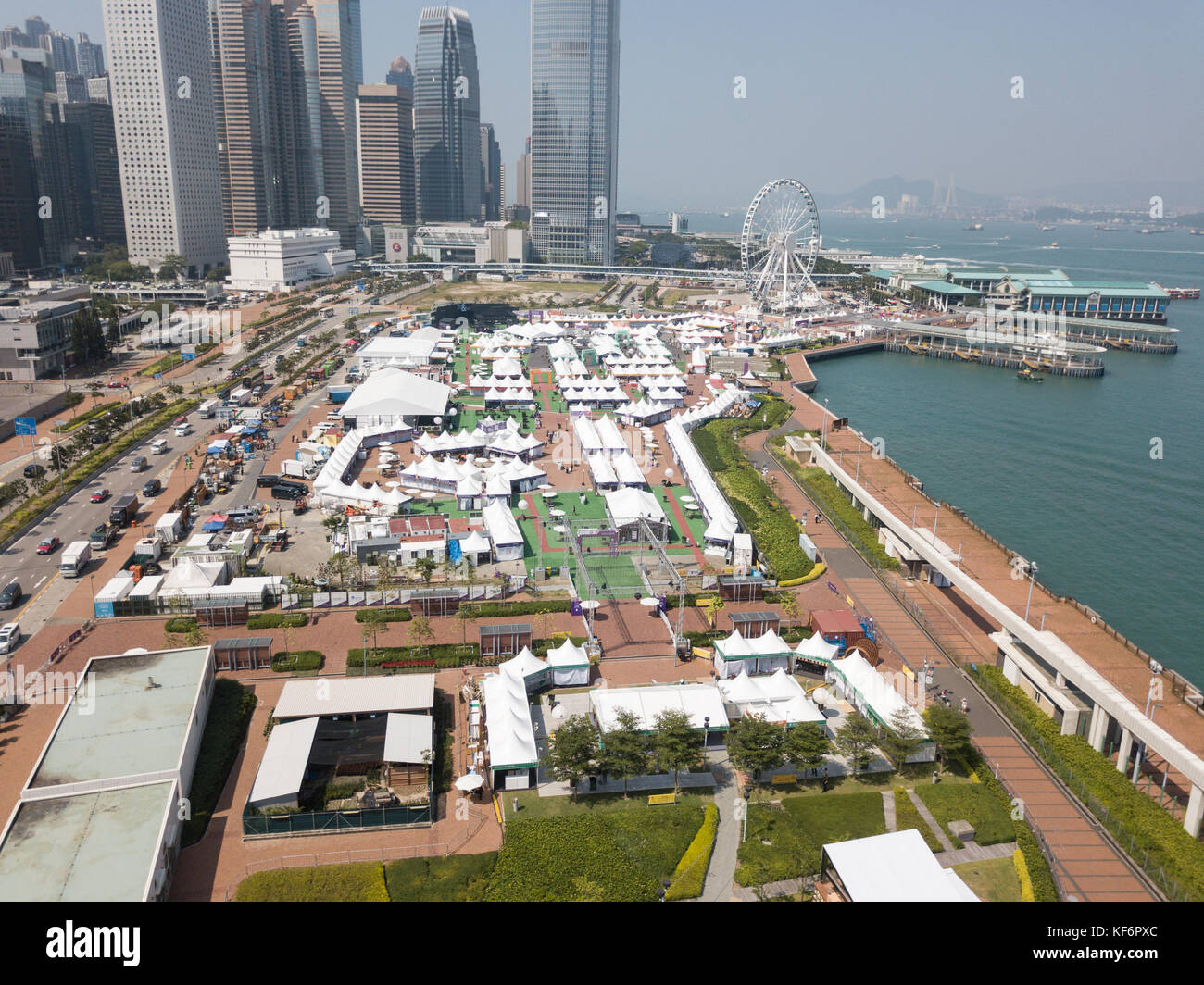 Hong Kong, Hong Kong. 26 Okt, 2017. Wein und Speisen Festival 2017, Hong Kong, zentrale Harbourfront Event Space, Luftaufnahmen Credit: Mike sebastien Sandoz/alamy leben Nachrichten Stockfoto