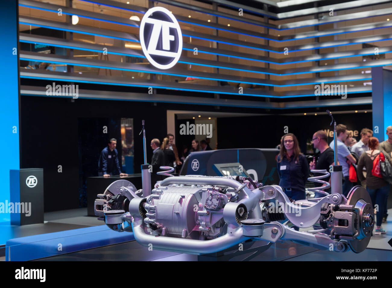 Frankfurt, Deutschland - 20. September 2017: Hinterachse vom Autmotivlieferanten ZF Friedrichshafen auf der IAA 2017 auf der Internationalen Motorshow 2 in Frankfurt Stockfoto