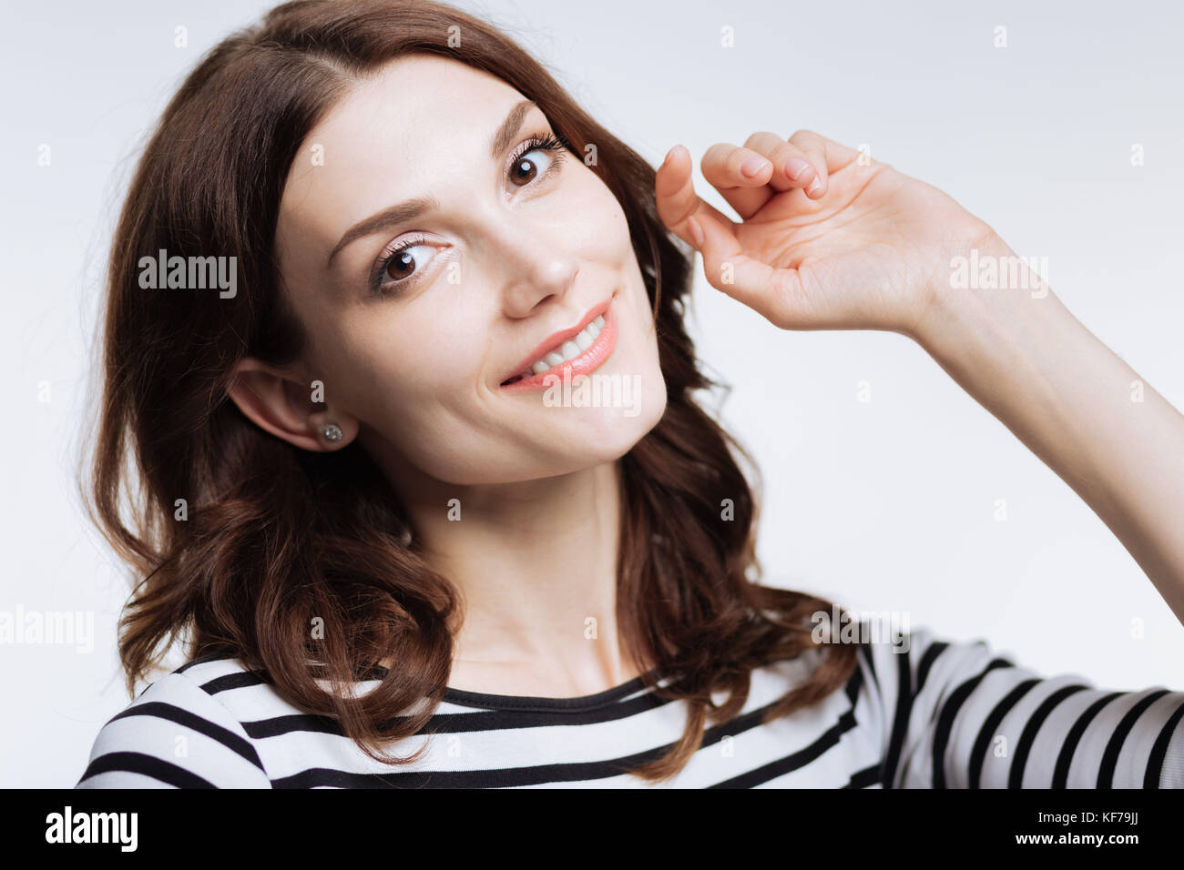 In der Nähe der hübschen Auburn - behaarte Frau posiert Stockfoto