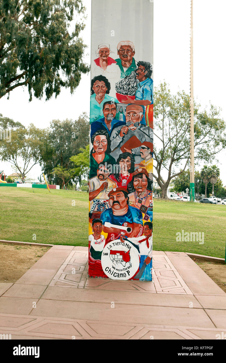 USA, Kalifornien, San Diego, Street Art auf der Brücke über dem Chicano Park gemalt Stockfoto