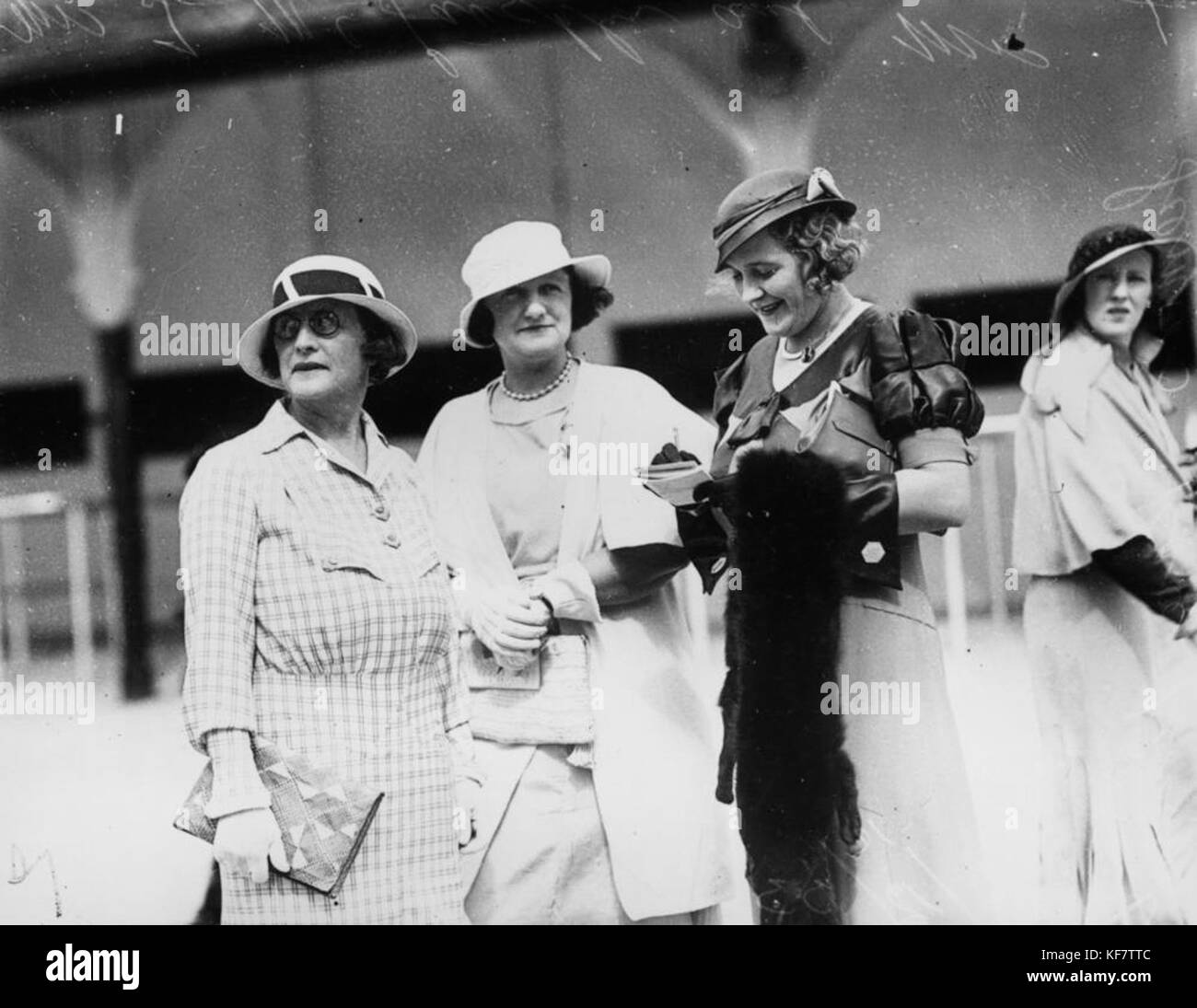 1 107036 Kontrolle der Form im Rennen von Ascot, Brisbane, 1933 Stockfoto