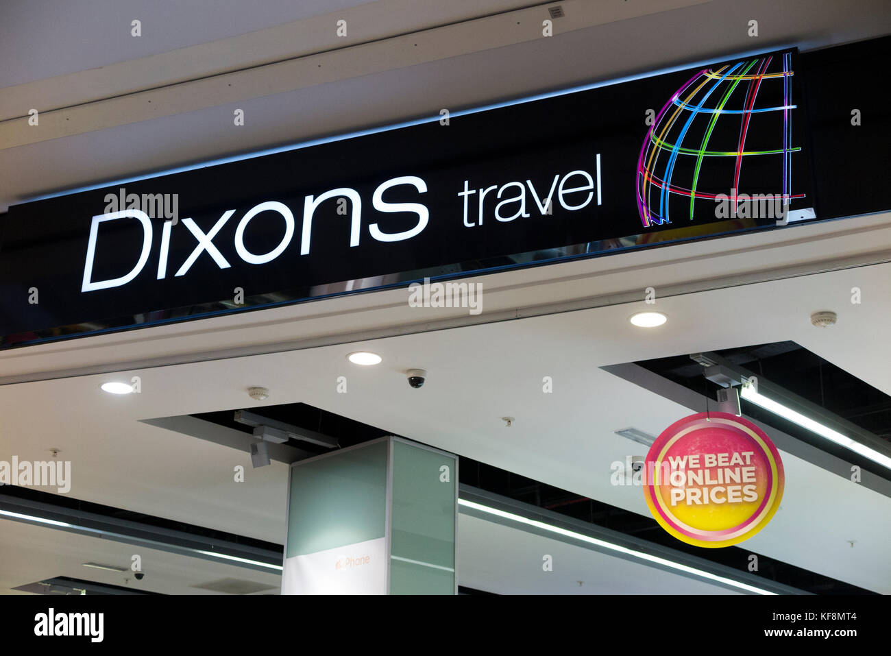Dixons Travel Shop/Airside Retail Store am Flughafen Gatwick North Terminal. London. UK. (91) Stockfoto