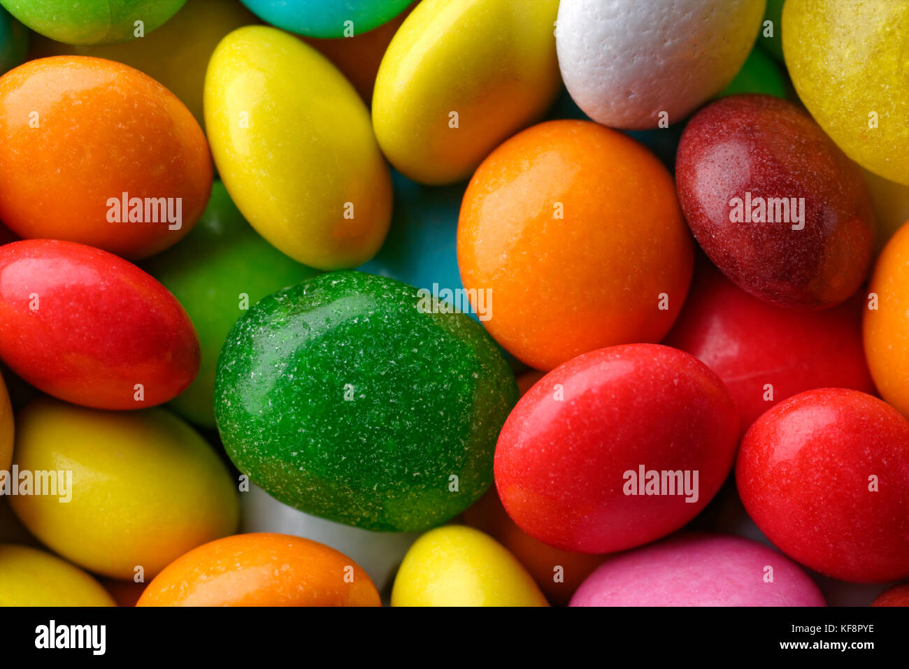 Hintergründe und Texturen: Viele bunte runde Bonbons, Süßwaren Abstract Stockfoto