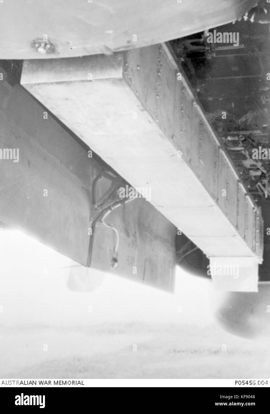 Spreu starten Maschine in Halifax bomb Bay AWM P 05456.004 Stockfoto