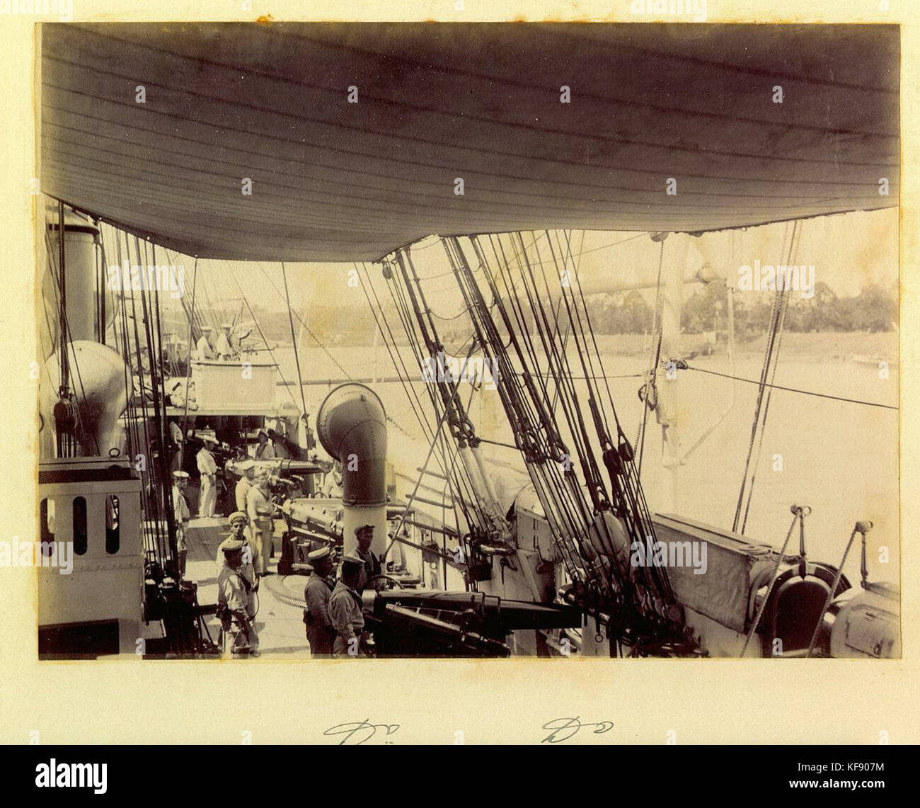 Crew auf der HMS Pylades Brisbane Juni 1896 Stockfoto