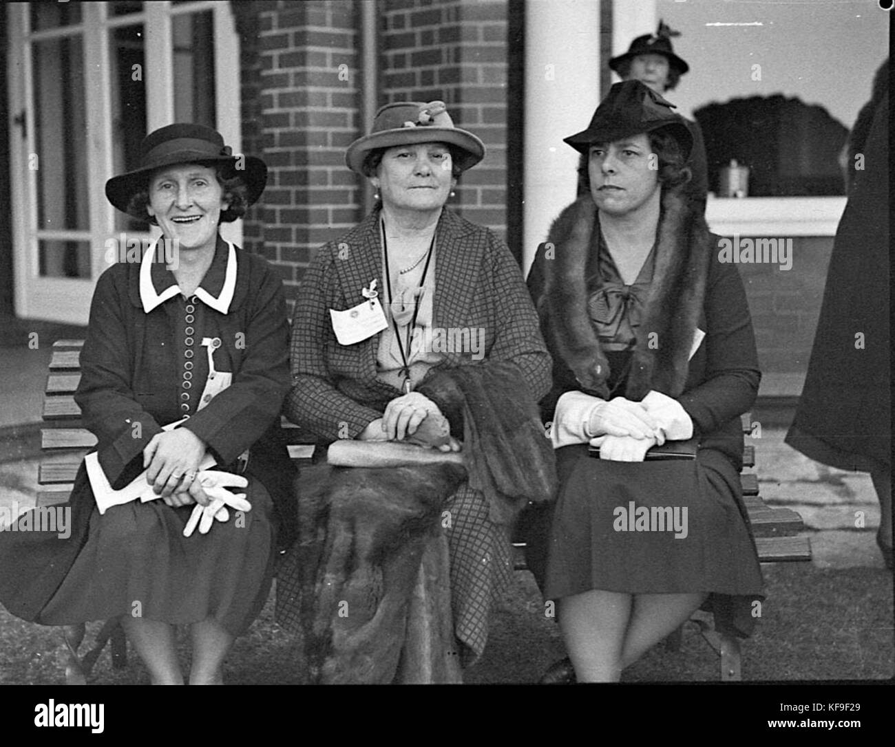 Ein Foto einer Landfrauenkonferenz, aufgenommen für Mingay Publishing Co, das wahrscheinlich Frauen aus dem ländlichen Raum zeigt, die an einer formellen Gemeindeveranstaltung teilnehmen. Stockfoto