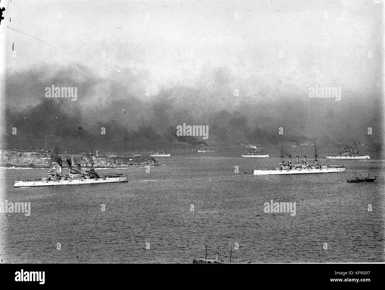 8372 Große Weiße Flotte verlassen Sydney Heads Stockfoto