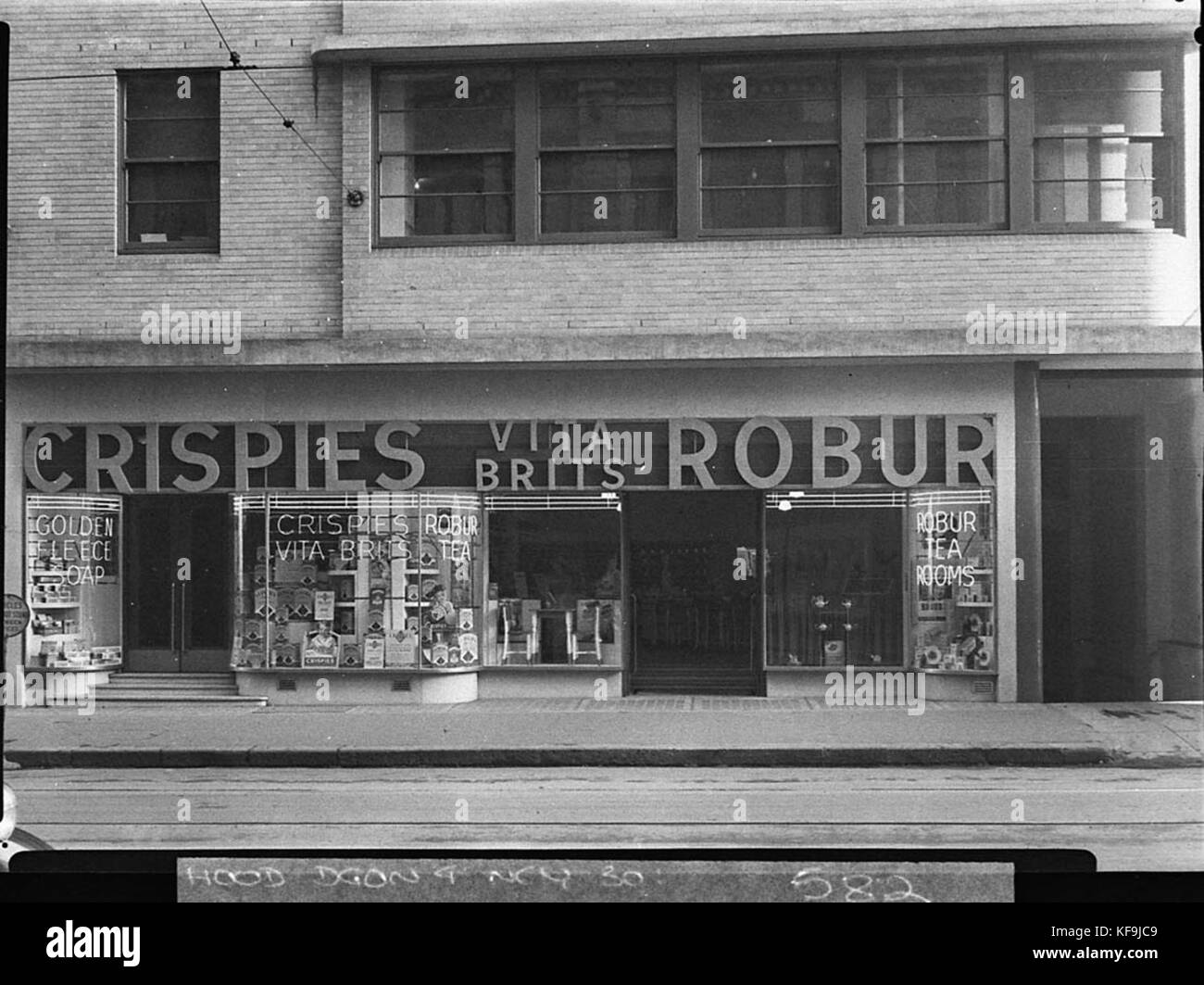 12400 RoTayt Pty Ltd shopfront Crispies Vita Brits und Robur Kaffee Stockfoto
