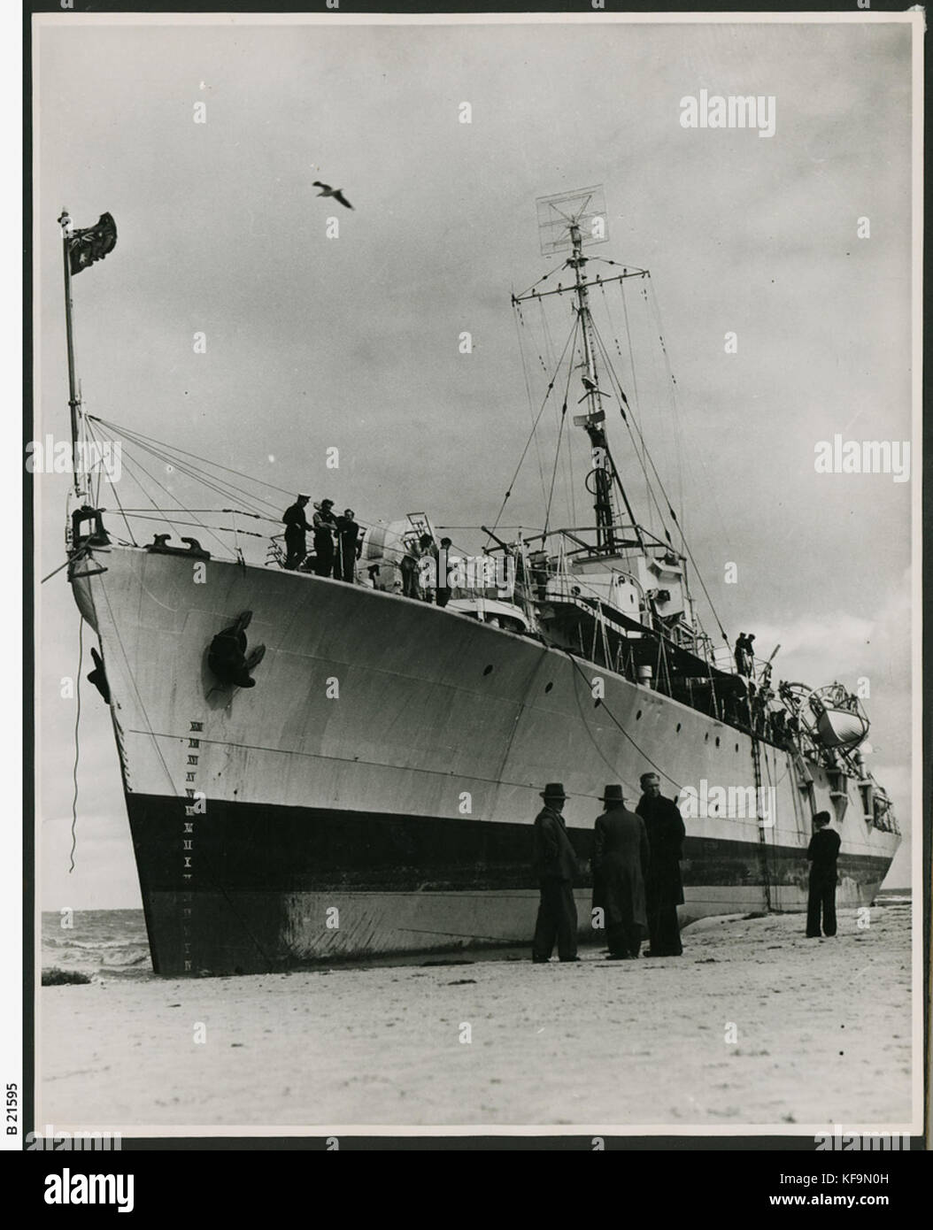 Die Barcoo, ein Schiff, das am Strand lag, stellt ein bedeutendes maritimes Ereignis dar, das einen Moment der Katastrophe oder der Stilllegung in der Geschichte des Schiffes festgehalten hat. Stockfoto