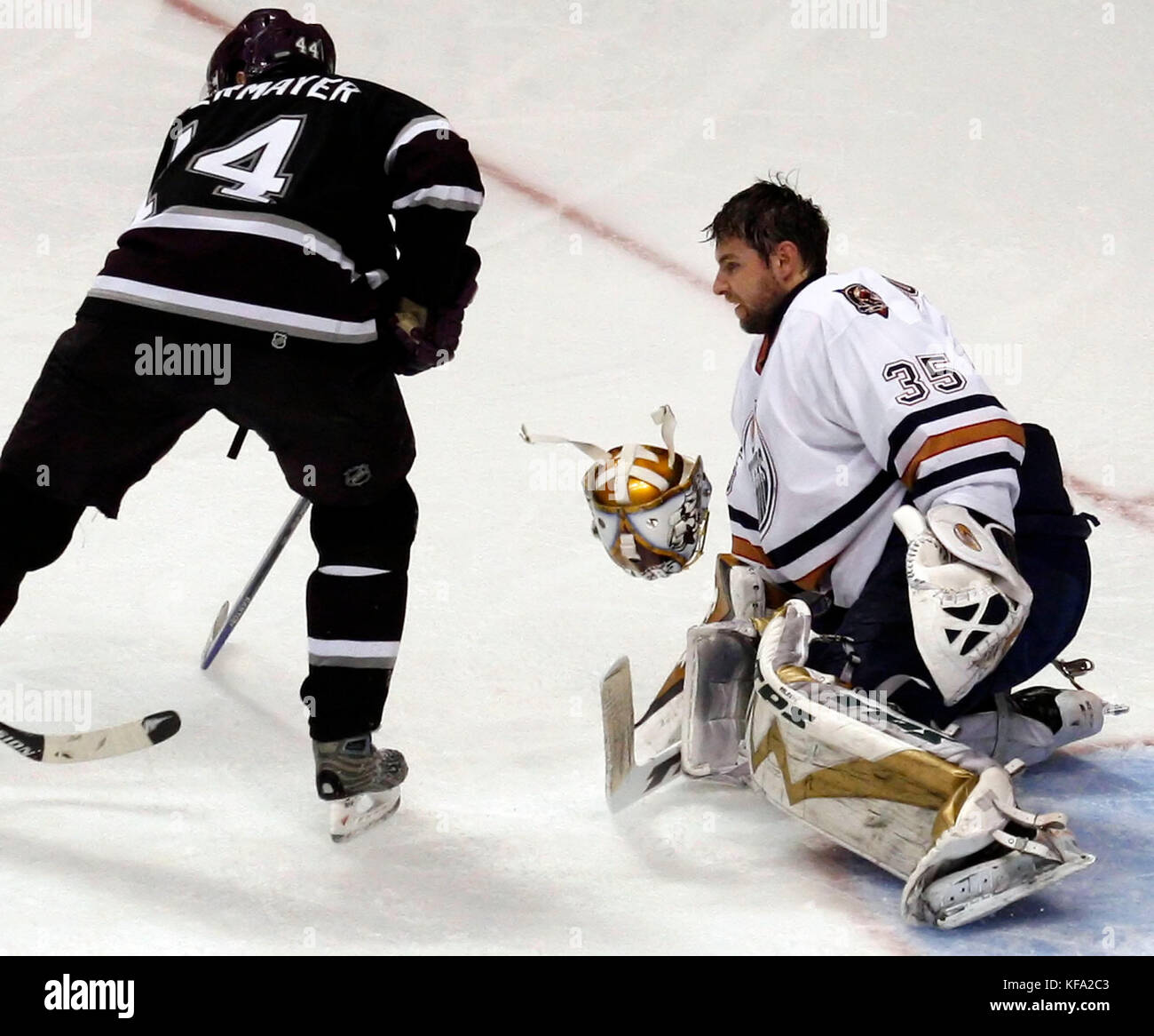 Goalie Mask Stockfotos Und Bilder Kaufen Alamy