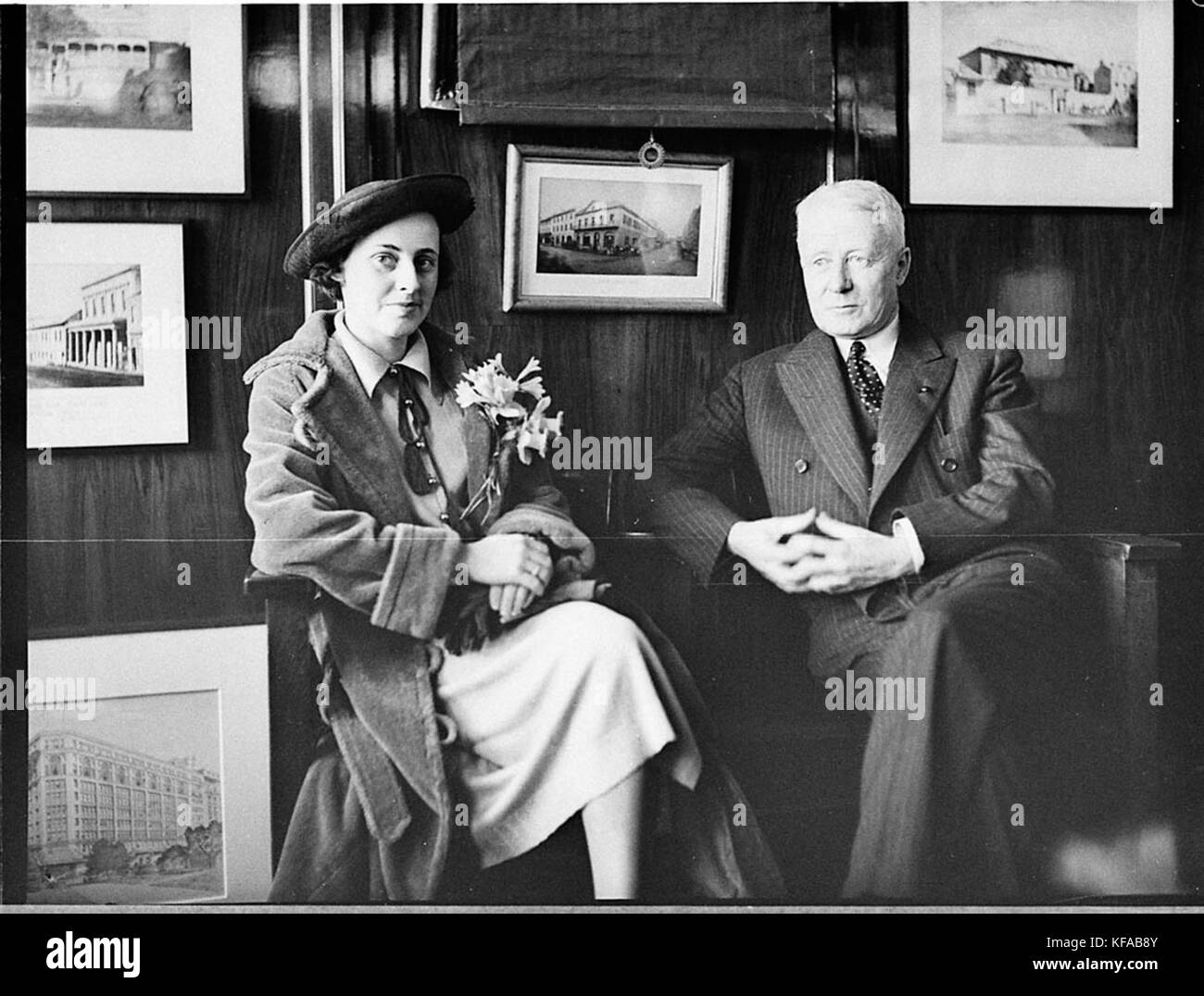 35586 Miss Flemming an David Jones Stockfoto