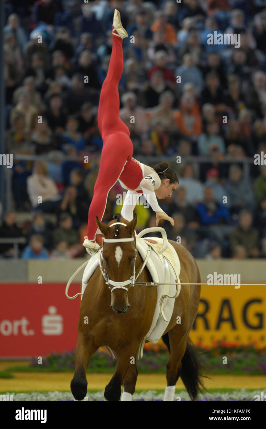 Megan Benjamin (USA) Reiten - Weltreiterspiele Aachen - 25. August 2006, Voltigieren Frauen Freestyle Stockfoto