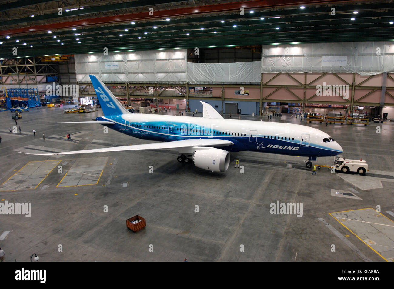 Die erste Boeing 787-8 Dreamliner mit Rolls-Royce Trent 1000-Motoren in der Produktion Hangar Stockfoto