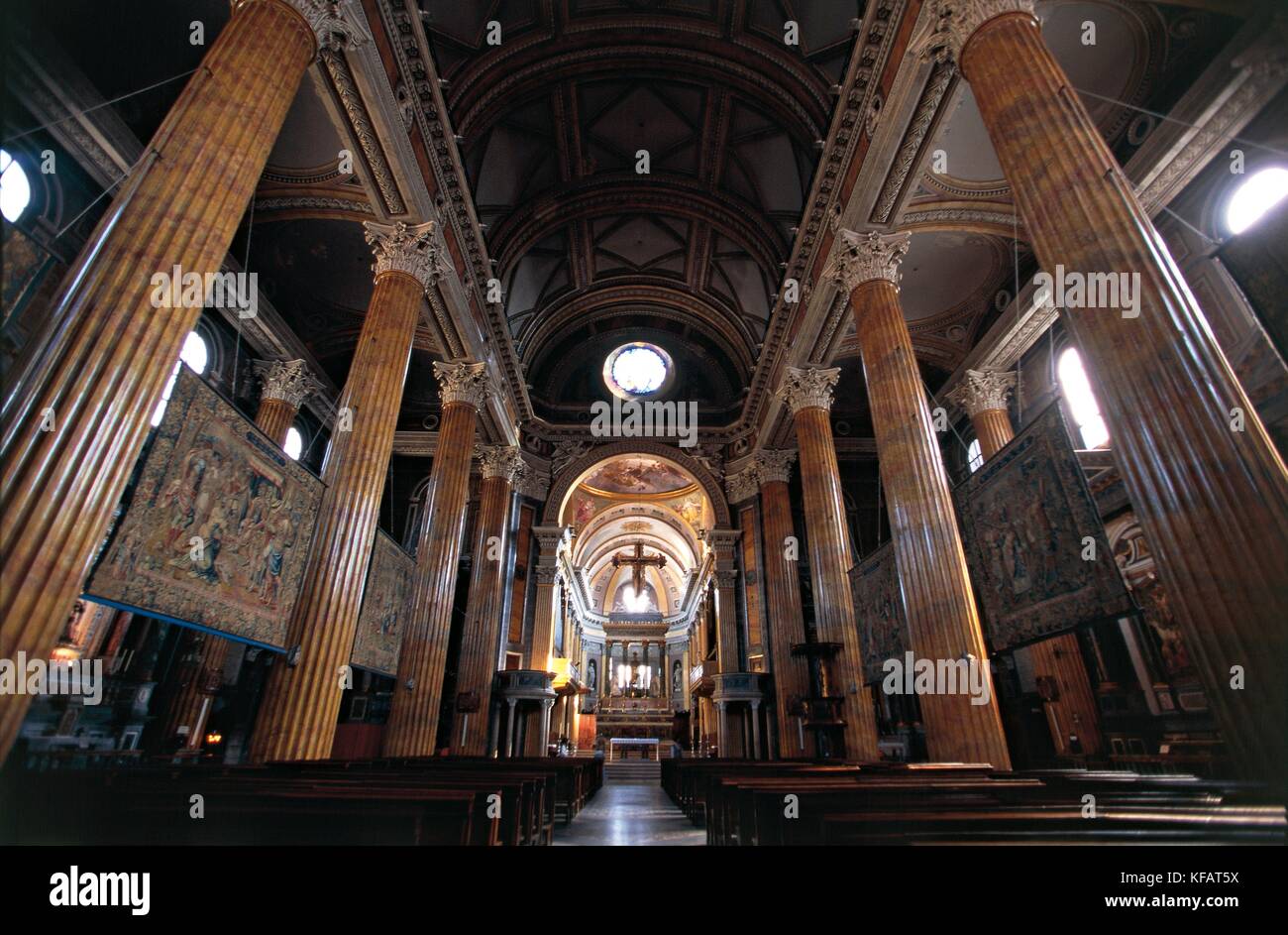 Piemont, Novara, die Kathedrale, 1863-1869 (Architekten Alessandro Antonelli). Interieur. Stockfoto