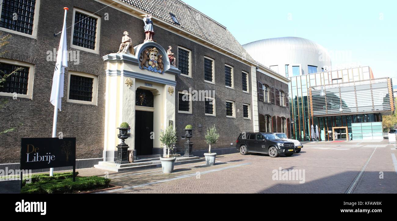 De Librije Restaurant und Hotel bei Spinhuisplein, zentrale Zwolle, Niederlande. Drei Michelin Sterne, Ausführen von Chefkoch Jonnie Boer. Stich von 2 Bilder. Stockfoto