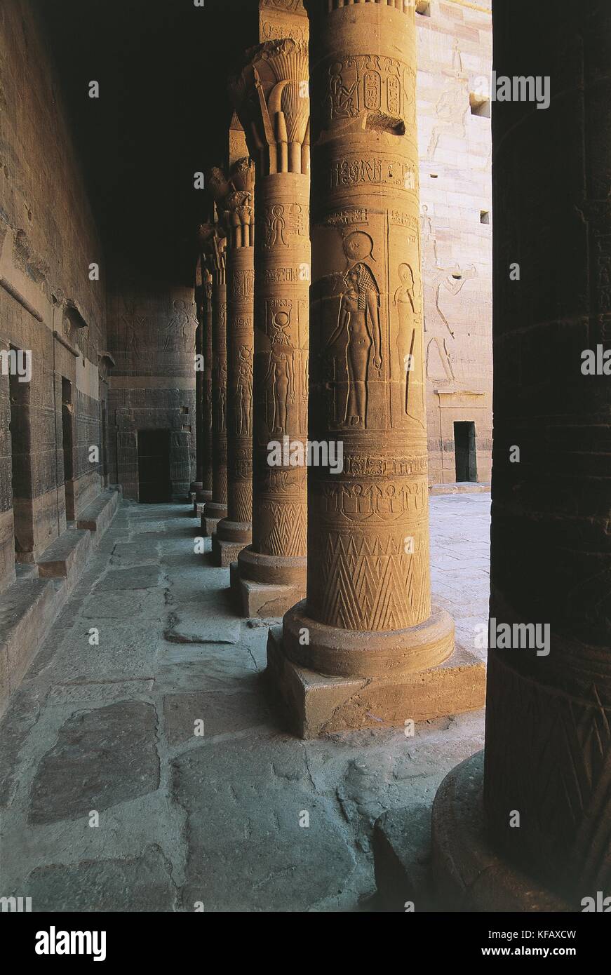 Ägypten, nubischen Monumente auf philae (UNESCO, 1979). ersten Pylon des nectanebo i. Detail der westlichen Säulengang Stockfoto